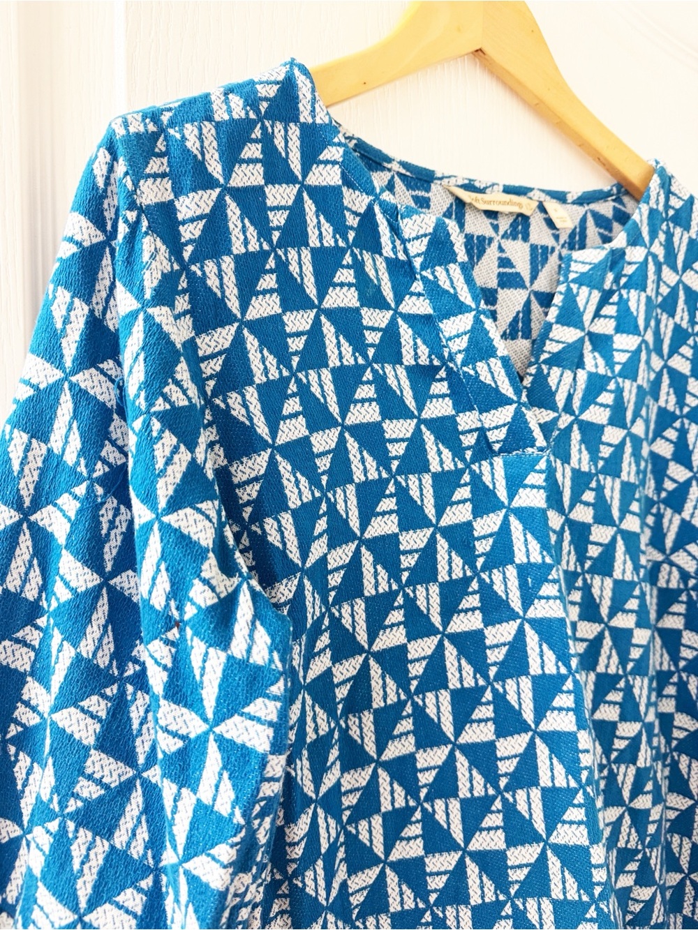 Soft Surroundings Narah tunic top, blue & white geometric pattern Size Small EUC - Picture 3 of 6